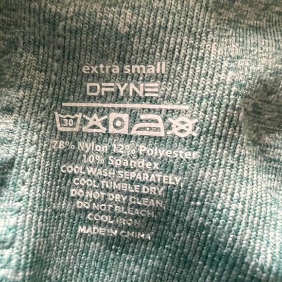 Hannah Pearson Twist Back Crop Top - Picture 11 of 11